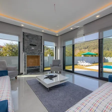Yamac Atakoy Daily Weekly Villa